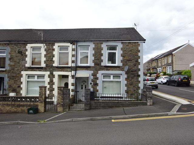 Treharne Road, Edwardsville, Treharris, CF46 5NY