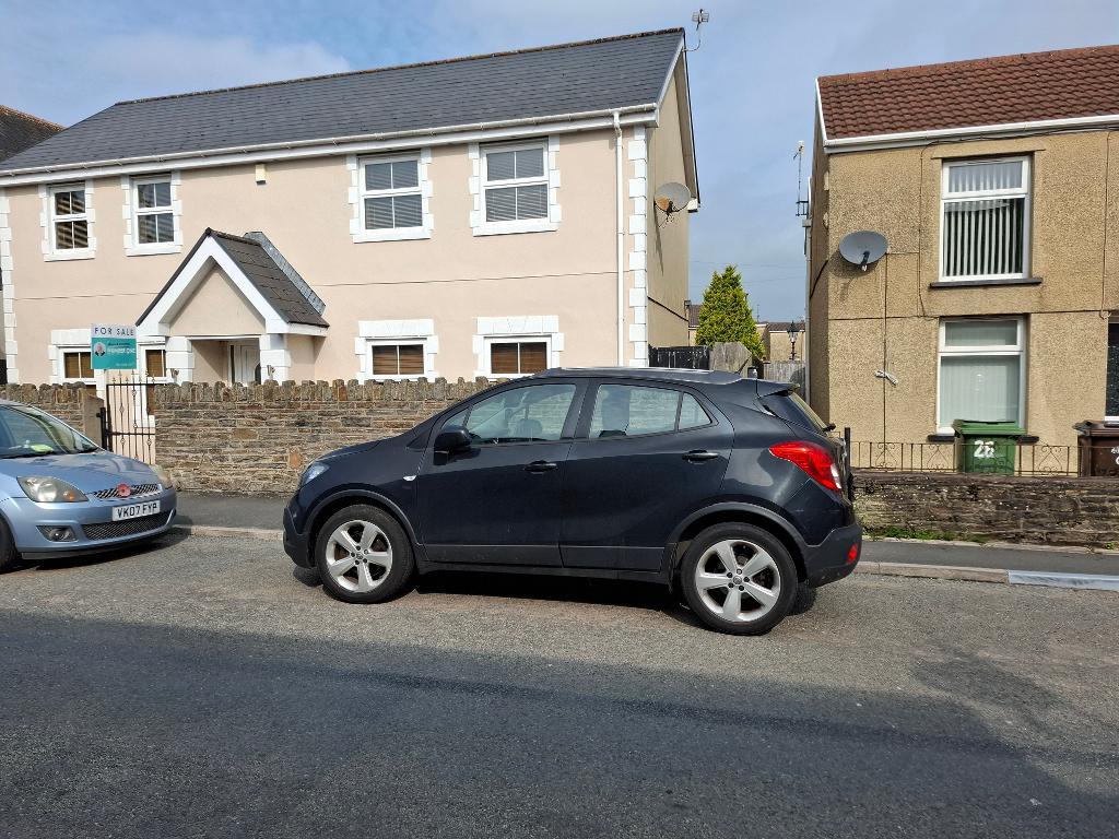 High Street, Nelson, CF46 6EU